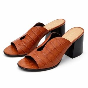 👡✨ iDORÉ Croc Embossed Mule Sandals – Size 9